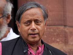 'सिंह इज किंग...' संसद में सागर शर्मा को पकड़ने के लिए गुरजीत सिंह औजला की शशि थरूर ने की जमकर तारीफ