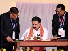 पहली बार MLA निर्वाचित विजय शर्मा बने डिप्टी सीएम, जानिए बीजेपी ने क्यों दी उन्हें जिम्मेदारी?