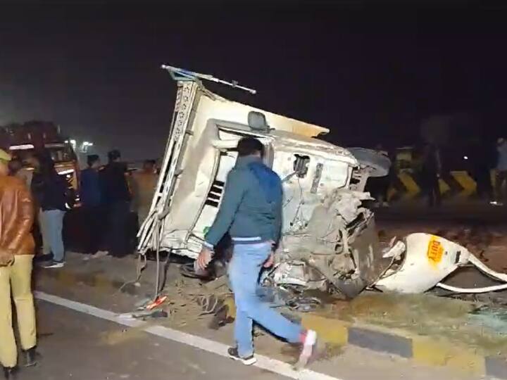 Unnao Road Accident School bus and DCM collide on Kanpur Lucknow national highway ANN Unnao Accident: उन्नाव में टूर से लेकर लौट कर आ रही छात्रों की बस डीसीएम से टकराई, दर्दनाक हादसे में कई बच्चे घायल