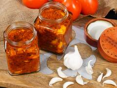 Pickles : रोजच्या आहारातील लोणचे, अनेक आजारांवर गुणकारी!