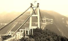 Sidu River Bridge: রকেট ছুড়ে বাঁধা হয় তার, এমন নজির নেই আর কারও, চিনের দুর্গম পাহাড়ে রয়েছে উচ্চতম এই সেতু