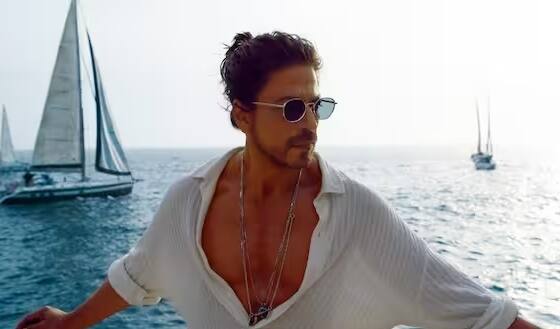 दुनियाभर में भी किंग खान की मूवी 'जवान' ने ताबड़तोड़ कमाई की थी. 'पठान' का वर्ल्डवाइड कलेक्शन 14 दिन में 865 करोड़ रुपये था.