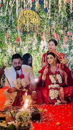 Darshana-Sourav Marriage : লুকিয়ে প্রেমের সিলমোহর সাতপাকে, দর্শনা-সৌরভের বিয়ের মেনুতে ছিল কী কী ?