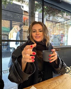 Selena Gomez Kisses Boyfriend Benny Blanco; Posts Pictures From Taylor Swift's Birthday Bash