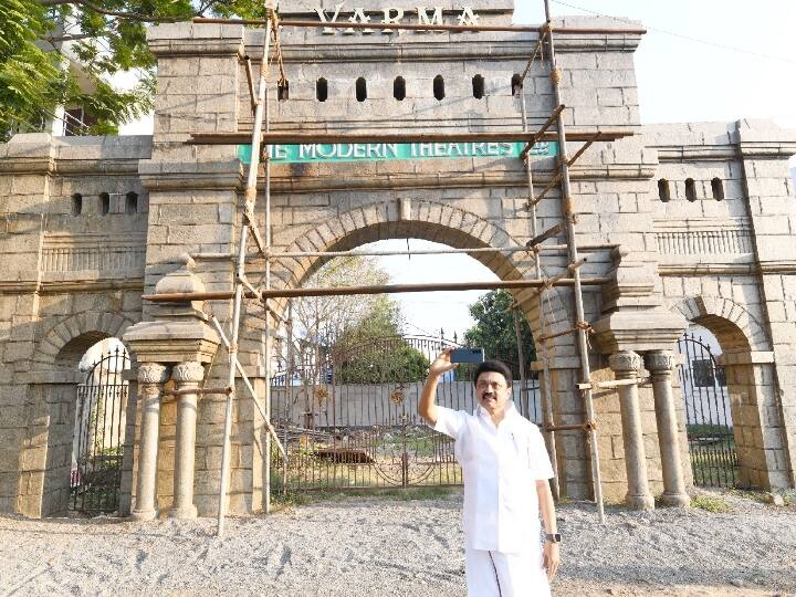 Trying to hijack the entrance to Modern Theatres? The owner piles the charges. கருணாநிதிக்காக மாடர்ன் தியேட்டர்ஸ் நுழைவாயிலை அபகரிக்க முயற்சி?  - உரிமையாளர் பரபரப்பு புகார்!