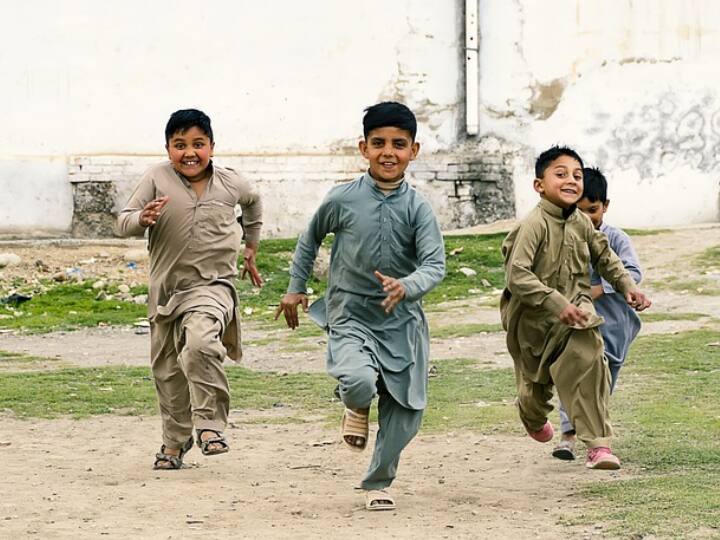 पाकिस्तान-बांग्लादेश भी भारत से बेहतर है. भारत के पड़ोसी देश पाकिस्तान 108 और बांग्लादेश 102 स्थान पर है. इसके साथ ही चीन 64वें स्थान पर है.