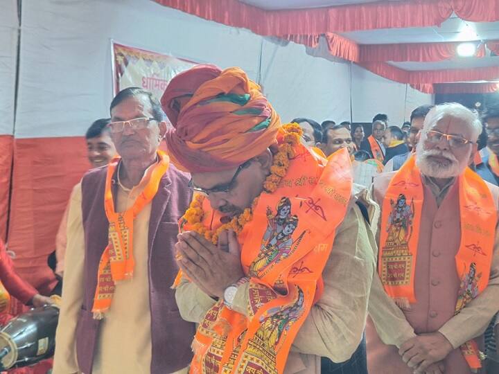 भजन लाल शर्मा ने सांगानेर सीट चुनाव जीता था. अपना नामंकन दाखिल करते समय उन्होंने चुनाव आयोग को बताया कि उनके पास 1.5 करोड़ रुपये की संपत्ति है. इसमें से 43.6 लाख रुपये की चल और 1 करोड़ रुपये की अचल संपत्ति है. उनके पास 1.15 लाख कैश है और 11 लाख रुपये का बैंक बैलेंस है.