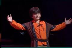 अबराम ने स्टेज पर दिखाया पापा का सिग्नेचर स्टेप, तैमूर-आराध्या की परफॉर्मेंस रही शानदार, देखें एनुअल डे सेलिब्रेशन की तस्वीरें