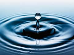 पानी का भी होता है एक रंग... इसे रंगहीन ना समझें