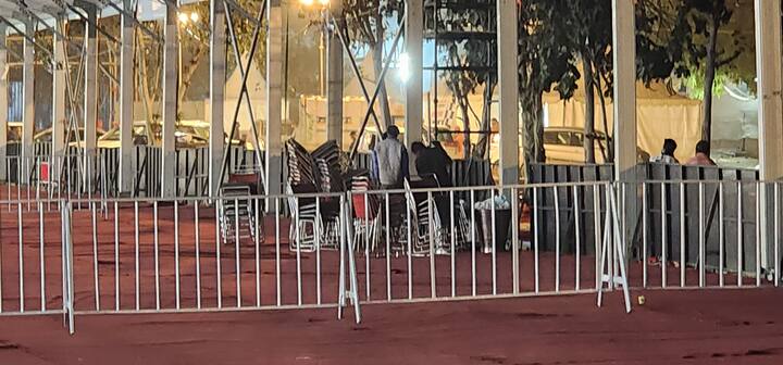 इस कलश यात्रा की शुरुआत A ब्लॉक सूरजमल राम मंदिर से शुरू होगी. हजारों महिलाओं की तरफ से भव्य कलश यात्रा आयोजित की जाएगी जो कि कथा स्थल से शुरू होकर सूरजमल विहार, आनंद विहार, विज्ञान विहार, योजना बिहार, विवेक विहार आदि इलाकों से होते हुए कथा स्थल पर पहुंचेगी. इसके बाद दोपहर दो बजे से हनुमंत राम कथा का वाचन पंडित धीरेंद्र कृष्ण शास्त्री के तरफ से किया जाएगा.