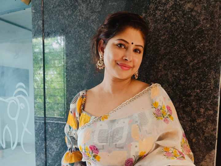 स्मिता सभरवाल ने अपने सोशल मीडिया हैंडल एक्स पर लिखा कि 'मैंने देखा कि कुछ समाचार चैनलों ने एक फर्जी खबर पेश की है जो कि गलत और निराधार है. स्मिता ने कहा कि मैं कहीं नहीं जा रही हूं बल्कि इसी राज्य में रहूंगी.