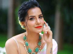 Ashu Reddy Photos: అషూ రెడ్డి గ్లామర్ షో