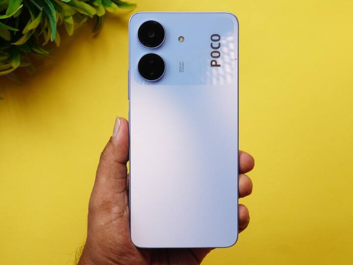 बता दें, ऐसा पहली बार है जब पोको C सीरीज के स्मार्टफोन में 256GB स्टोरेज, यूएसबी टाइप-सी चार्जिंग और 90hz का रिफ्रेश रेट दे रही है. Poco C65 में आपको 50MP का कैमरा, 5000 एमएएच की बैटरी और MediaTek Helio G85 SoC का सपोर्ट मिलता है.