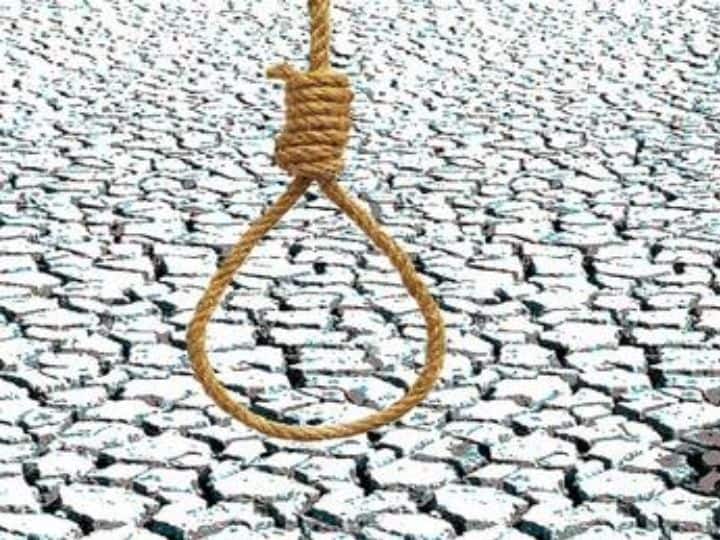 how many farmers commit suicide last year see ncrb data हर रोज़ डेढ़ सौ से ज़्यादा किसान और मजदूर कर रहे हैं सुसाइड, ये आंकड़े चौंकाने वाले हैं