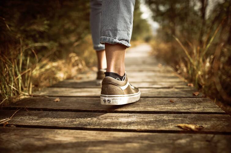 how-walking-in-winters-can-benefit-your-health know in details Morning Walk: শীতের দিনে আলস্য কাটিয়ে বজায় রাখুন 'মর্নিং ওয়াক'-এর অভ্যাস, কী কী উপকার পাবেন?