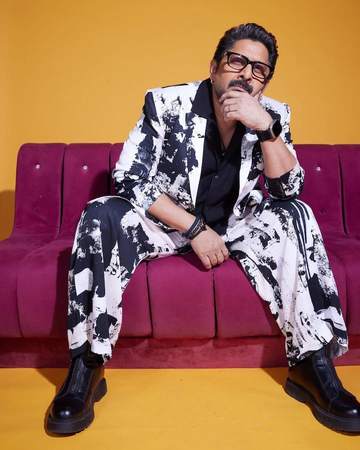 Stepping boldly into the limelight, monochrome blazer, matching pants, and a black shirt, Arshad shows his classy style. (Images Source: Instagram/@arshad_warsi)