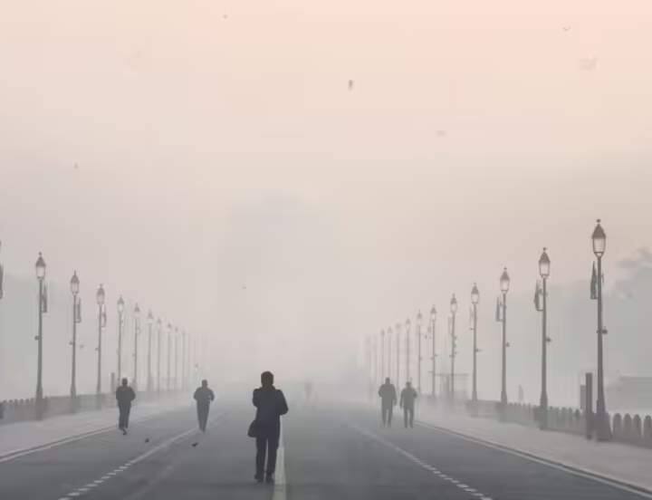 Delhi Weather Today Delhi Colder than Shimla Mussoorie record drop in temperature IMD update. Delhi Weather Today: दिल्ली में शिमला, मसूरी से ज्यादा ठंड, तापमान में रिकॉर्ड गिरावट, जानें आईएमडी अपडेट 