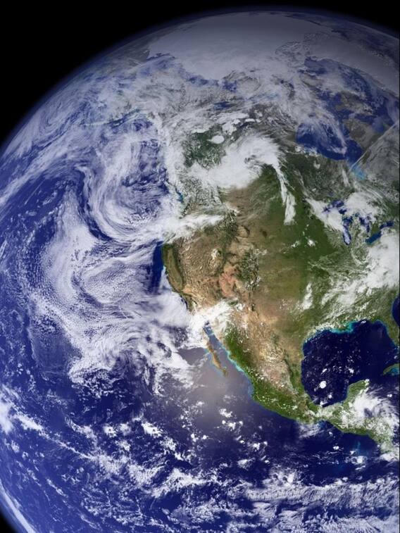 क्या होगा अगर धरती से चांद टकरा जाए?