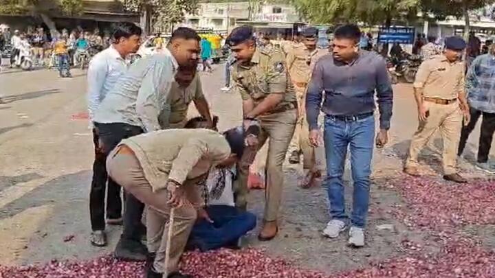 Rajkot:  ડુંગળીના ઘટતા ભાવ મુદ્દે આજે ફરી ગોંડલ માર્કેટ યાર્ડ બહાર ખેડૂતોનો વિરોધ,  10 ખેડૂતોની અટકાયત