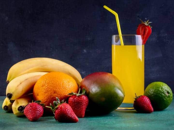Should you eat fruit juice or a plate of fresh fruit cuts Fruit juice vs Fruit: फलों का जूस या फल? सर्दियों में आपके हेल्थ के लिए अच्छा क्या है...