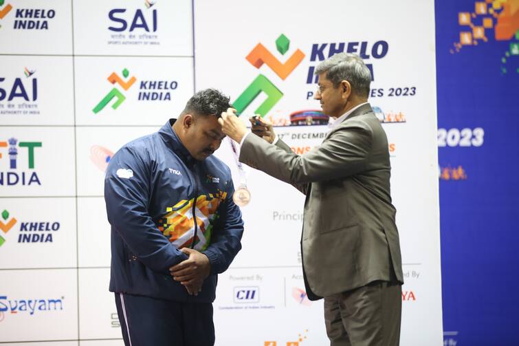 khelo india Para Powerlifting Dinesh Bagade- Bronze Medal खेलो इंडिया पॅरा क्रीडा स्पर्धा, महाराष्ट्र 27 पदकांसह सहाव्या स्थानावर