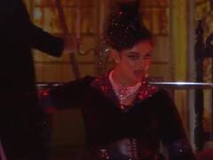 स्कूल फंक्शन में पहली बार दिखा आराध्या बच्चन का पूरा चेहरा, शानदार परफॉर्मेंस देख वीडियो बनाती रहीं मॉम ऐश्वर्या राय, देखें तस्वीरें