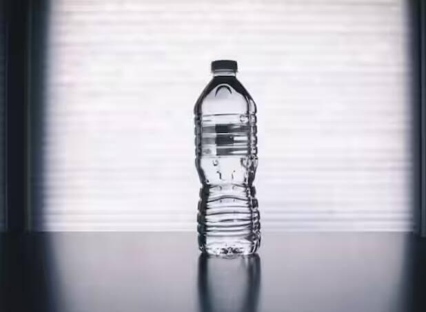 ਵਾਰ-ਵਾਰ ਟਾਇਲਟ ਦੀ ਵਰਤੋਂ ਕਰਨ ਨਾਲ ਡਾਇਯੂਰੇਸਿਸ ਦੀ ਸਮੱਸਿਆ ਸ਼ੁਰੂ ਹੋ ਜਾਂਦੀ ਹੈ। ਸਰੀਰ ਦਾ ਤਾਪਮਾਨ ਘੱਟ ਹੋਣ 'ਤੇ ਇਹ ਸਮੱਸਿਆ ਵੱਧ ਜਾਂਦੀ ਹੈ। ਸਰੀਰ ਨੂੰ ਡਾਇਯੂਰੇਸਿਸ ਤੋਂ ਬਚਾਉਣ ਲਈ, ਸਰੀਰ ਨੂੰ ਹਾਈਡਰੇਟ ਰੱਖਣਾ ਬਹੁਤ ਜ਼ਰੂਰੀ ਹੈ, ਇਸ ਲਈ ਵੱਧ ਤੋਂ ਵੱਧ ਪਾਣੀ ਪੀਣਾ ਚਾਹੀਦਾ ਹੈ।