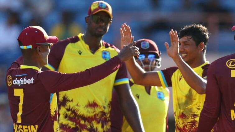 West Indies beat England by 10 runs in the 2nd T20I to lead series by 2-0 WI vs ENG 2nd T20I: ব্যাটে কিং, পাওয়েলের হাফসেঞ্চুরি, বলে জোসেফের দাপট, ইংল্যান্ডকে ১০ রানে হারাল ওয়েস্ট ইন্ডিজ়