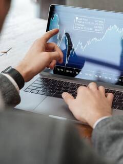 अगर साथ होंगी ये 10 निवेश स्कीम तो मुसीबतें छू भी नहीं पाएंगी, जानिए इनके फायदे