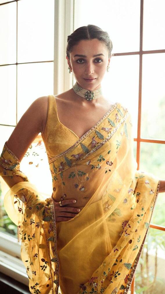 साडीत खुलं आलियाचं सौंदर्य!