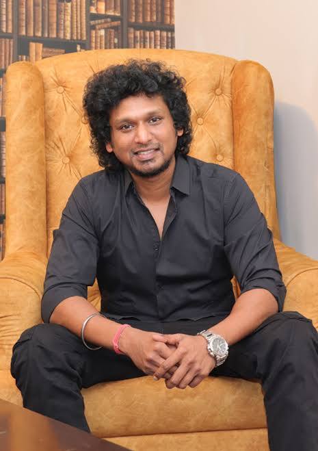 சமீபத்தில் லோகேஷ் பெயரில் போலி முகநூல் கணக்கு தொடங்கப்பட்டு ஆபாச வீடியோக்கள் பதிவிட்டிருந்தது குறிப்பிடத்தக்கது.