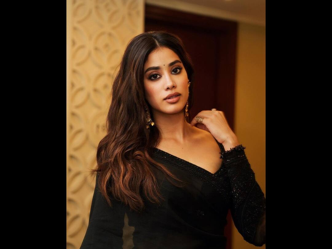 Janhvi Kapoor On Late Mother Sridevi: 'I Don't Think Anybody Is As Versatile As She Was' Janhvi Kapoor On Late Mother Sridevi: 'I Don't Think Anybody Is As Versatile As She Was'