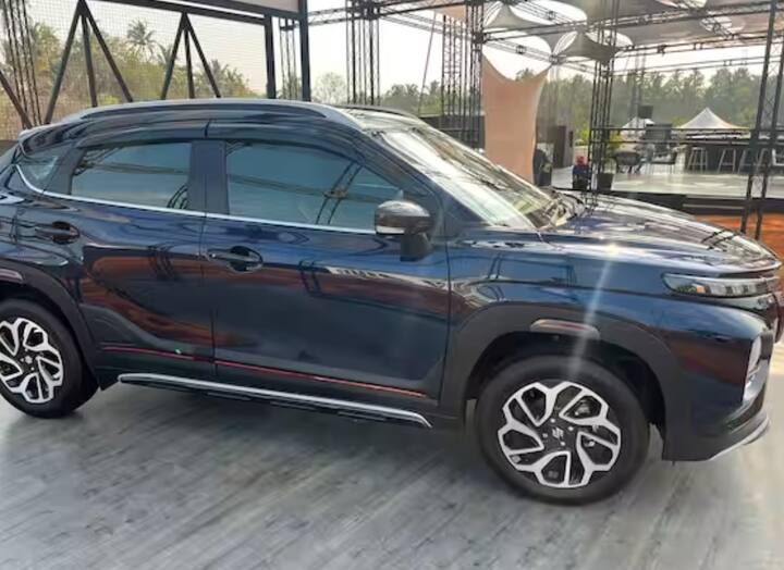 ਤੀਜੀ SUV ਮਾਰੂਤੀ ਸੁਜ਼ੂਕੀ ਫਰੋਂਕਸ ਹੈ। ਕੰਪਨੀ ਇਸ ਨੂੰ CNG ਵੇਰੀਐਂਟ 'ਚ ਵੀ ਵੇਚਦੀ ਹੈ। ਇਸ ਨੂੰ ਖਰੀਦਣ ਲਈ ਤੁਹਾਨੂੰ 8.41 ਲੱਖ ਰੁਪਏ ਦੀ ਐਕਸ-ਸ਼ੋਰੂਮ ਕੀਮਤ ਅਦਾ ਕਰਨੀ ਪਵੇਗੀ।