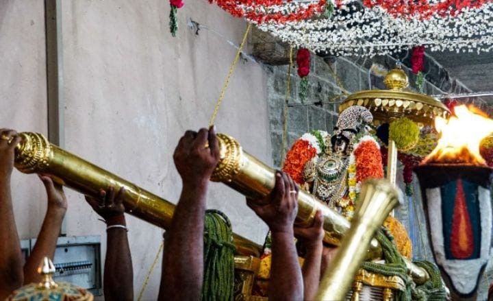 Vaikunda Ekadasi 2023: வைகுண்ட ஏகாதசி திருவிழா; பகல் பத்து  4 நாள் முத்து சாய்வு கொண்டை அலங்காரத்தில் பெருமாள்