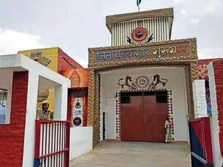 Haryana News: भोंडसी जेल में मर्डर केस में विचाराधीन कैदी ने की आत्महत्या, बाथरूम में लटका मिला शव Gurugram Bhondsi jail Murder Case Under trial Prisoner commits suicide ANN Haryana News: भोंडसी जेल में मर्डर केस में विचाराधीन कैदी ने की आत्महत्या, बाथरूम में लटका मिला शव