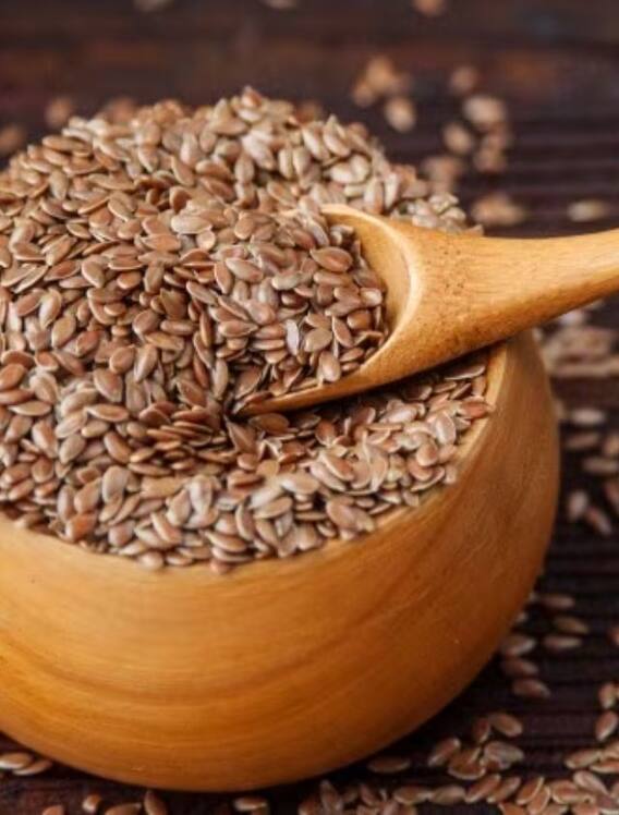 अलसी के बीज से तैयार करें हेयर स्पा जेल