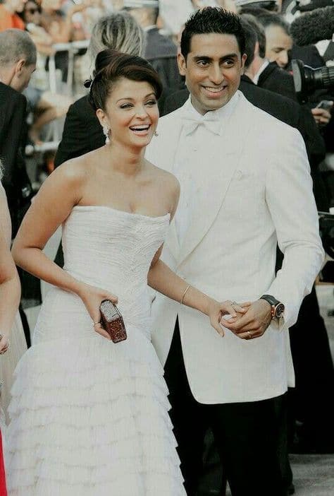 ਕਿਹਾ ਜਾਂਦਾ ਹੈ ਕਿ ਸੱਸ ਤੇ ਨੂੰਹ ਵਿਚਾਲੇ ਇਹ ਝਗੜਾ ਖਤਮ ਹੋ ਸਕਦਾ ਸੀ, ਪਰ ਅਮਿਤਾਭ ਤੇ ਜਯਾ ਦੀ ਧੀ ਸ਼ਵੇਤਾ ਨੰਦਾ ਨੇ ਇਸ ਝਗੜੇ 'ਚ ਅੱਗ ਵਿੱਚ ਘਿਓ ਪਾਉਣ ਦਾ ਕੰਮ ਕੀਤਾ। ਉਹ ਆਪਣਾ ਸਹੁਰਾ ਪਰਿਵਾਰ ਛੱਡ ਕੇ ਆਪਣੇ ਪੇਕੇ ਹੀ ਆ ਗਈ ਸੀ। ਉਦੋਂ ਤੋਂ ਹੀ ਐਸ਼ ਦਾ ਵਿਵਾਦ ਆਪਣੇ ਸਹੁਰਿਆਂ ਨਾਲ ਗਹਿਰਾਉਂਦਾ ਚਲਾ ਗਿਆ।