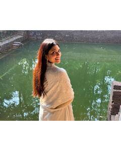 Malavika Mohanan : குளக்கரையில் பூத்திருக்கும் தாமரையாய் நடிகை மாளவிகா மோகனன்..!