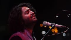 Arijit Singh: গাড়ি নয়, পছন্দ ট্রেনে-বাসে সফর.. জিয়াগঞ্জে ফিরলেই অচেনা অরিজিৎ