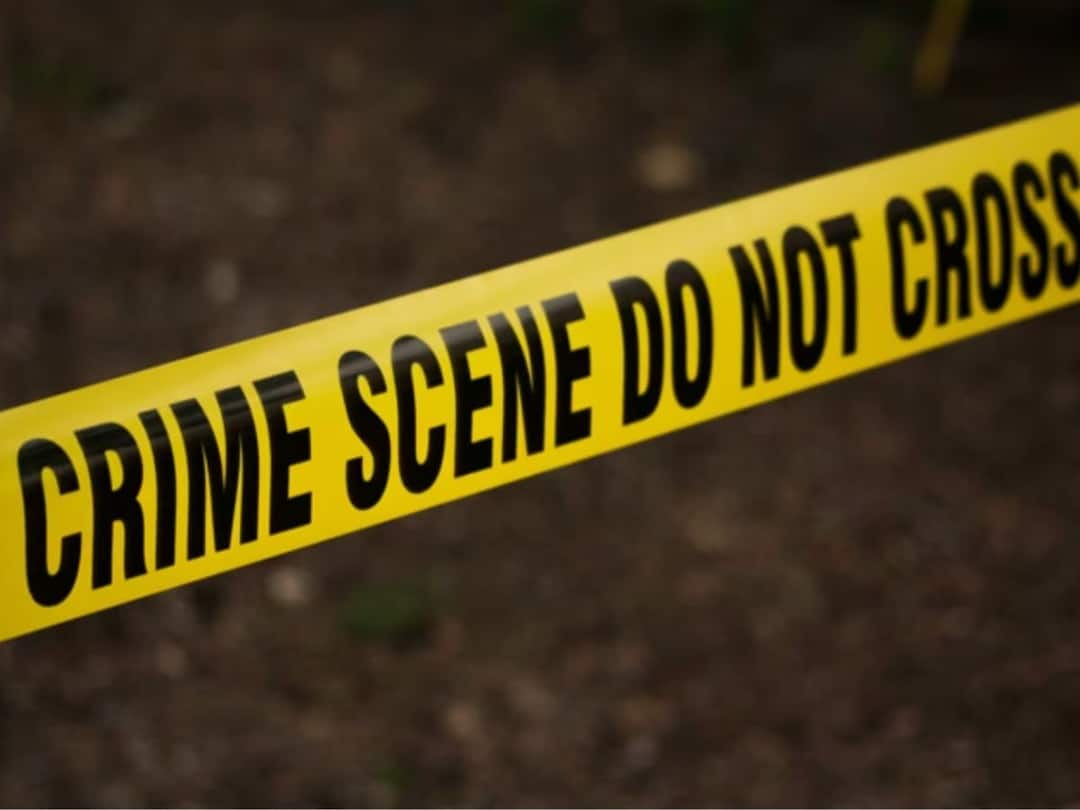 Delhi teen stabbed beaten to death by friends 3 arrested so far మందు తాగుదామని పిలిచి ఆపై కత్తితో దాడి, 17 ఏళ్ల బాలుడి దారుణ హత్య