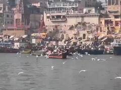Varanasi News: सर्दियों में बढ़ी बनारस के घाटों की खूबसूरती, बड़ी संख्या में पहुंच रहे हैं पर्यटक, देखें- तस्वीरें