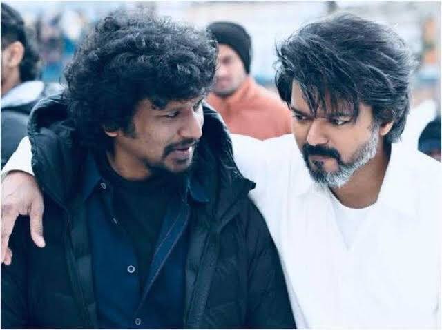 இந்நிலையில் லோகேஷ், திடீர் என தான் சமூக வலைதளங்களில்  இருந்து  தற்காலிகமாக வெளியேறுவதாக அறிவித்துள்ளார்.