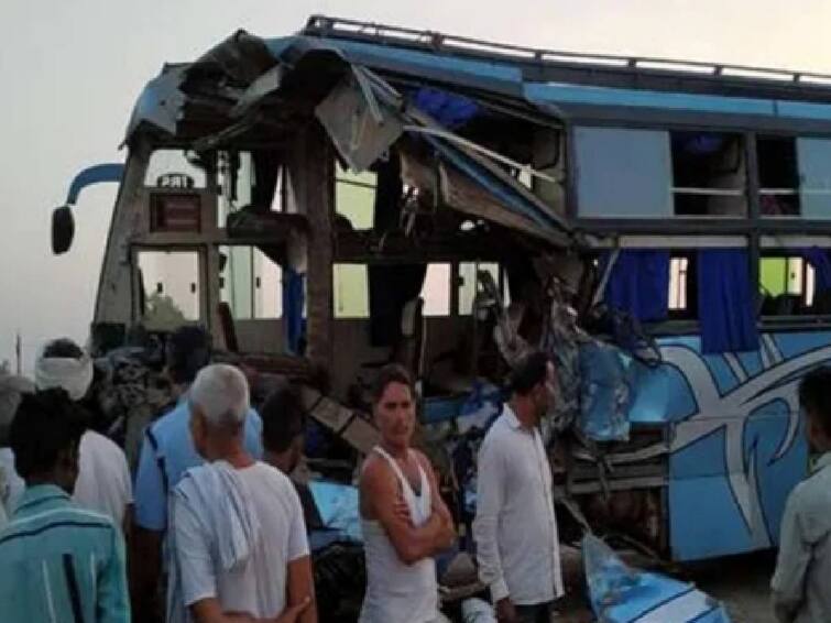 omni bus clash with container lorry in Kallakurichi ulundurpet Highway Bus Accident: லாரி மீது ஆம்னி பேருந்து மோதி விபத்து: அப்பளம் போல் நசுங்கிய வாகனத்தின் முன்பகுதிகள்! - 2 டிரைவர்கள் பலி