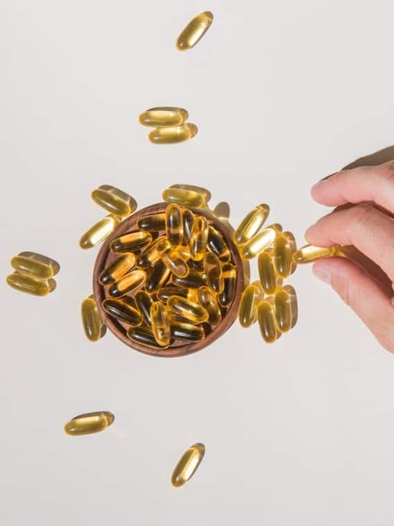 रात में बालों पर लगाएं विटामिन ई कैप्सूल, मिलेंगे कई फायदे