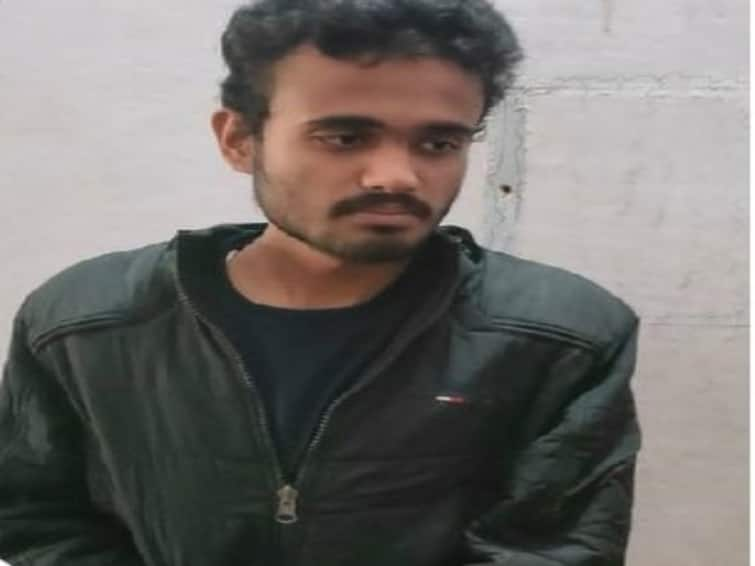 Crime man kills mother in harayana for refuse to give 5000 rupees and travel train police arrest Crime: ரூ.5 ஆயிரம் தர மாட்டியா? தாயை கொடூரமாக கொன்ற மகன்: சடலத்தை சூட்கேசில் வைத்து ரயிலில் கூல் பயணம்!