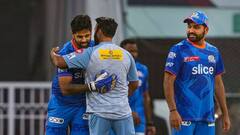 মুম্বই ইন্ডিয়ান্সের নেতৃত্ব বদলে হৃদয়ভঙ্গ সূর্যর! প্রভাব সোশ্যাল মিডয়া ফলোয়ারের সংখ্যাতেও