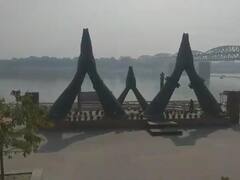 PM Modi Varanasi Visit: पीएम मोदी कल आएंगे वाराणसी के दौरे पर, स्वागत को लेकर सजी काशी, देखें तस्वीरें