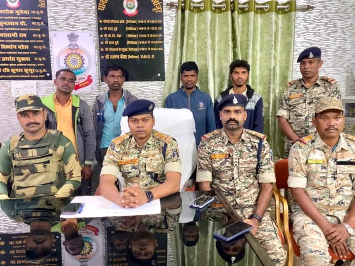 Chhattisgarh Kanker Four hardcore  Naxal Arrested Partapur Police Station involved blast killing BSF Jawan ann Chhattisgarh News: आईईडी ब्लास्ट करने वाले चार नक्सलियों को पुलिस ने किया गिरफ्तार, BSF जवान अखिलेश राय हुए थे शहीद