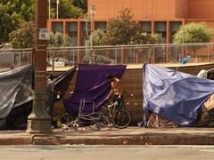 US Homeless: अमेरिका में बेघरों की संख्या में रिकॉर्ड उछाल!, सुपर पावर देश के 7 लाख लोग सड़कों पर रहने को मजबूर