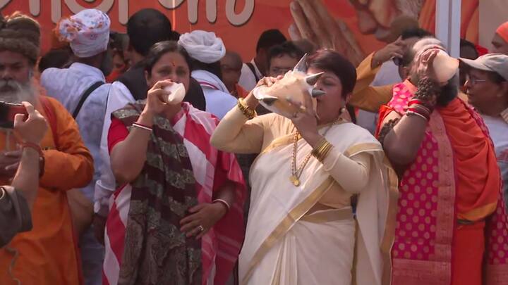 ৪ ডিসেম্বর ব্রিগেডে লক্ষ কণ্ঠে গীতাপাঠের (Bhagavad Gita Path) প্রস্তুতি আজ থেকেই শুরু হল।